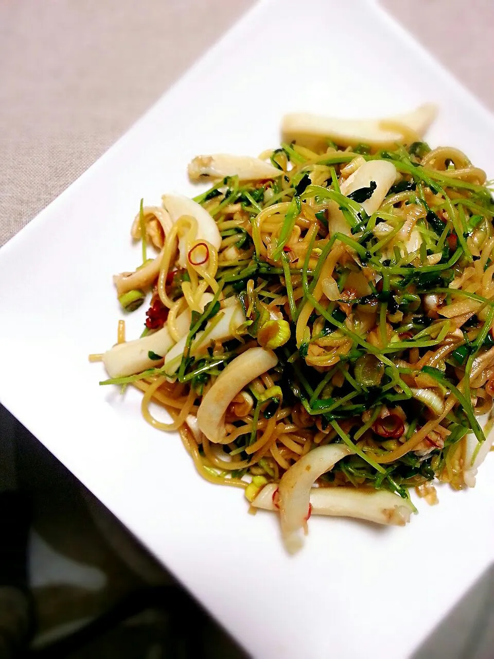 ニンニク多めで香ってゴメンね…だけど◆食欲そそるネギ醤油の焼きそば◆|かな助さん