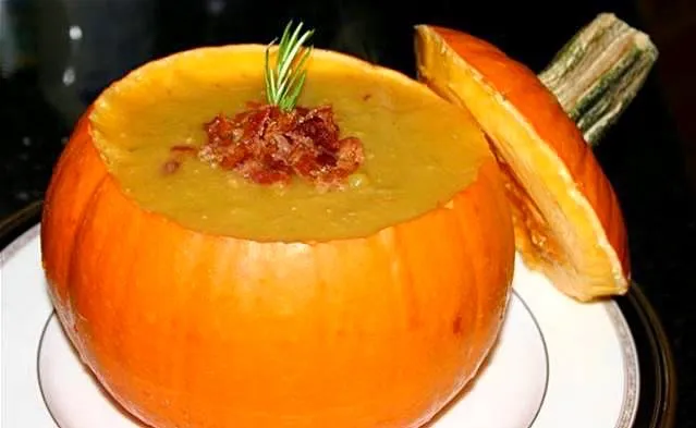 Snapdishの料理写真:Pumpkin soup|Andrew Martiniさん