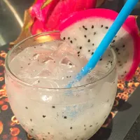 Snapdishの料理写真:酒フルーツソーダ(Dragon Fruits)|あんじさん