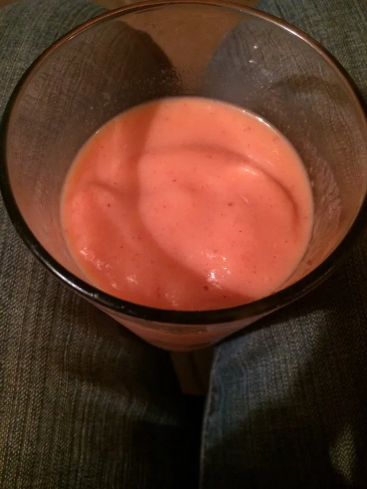 Strawberry orange cantaloupe smoothie|Chanoah Warrenさん