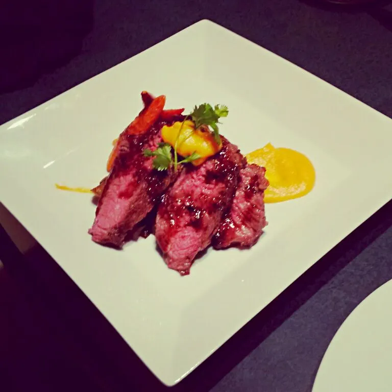 roasted potato
beef roast with strawberry peppercorn sauce
spicy yam puree|Dennis Nguyenさん