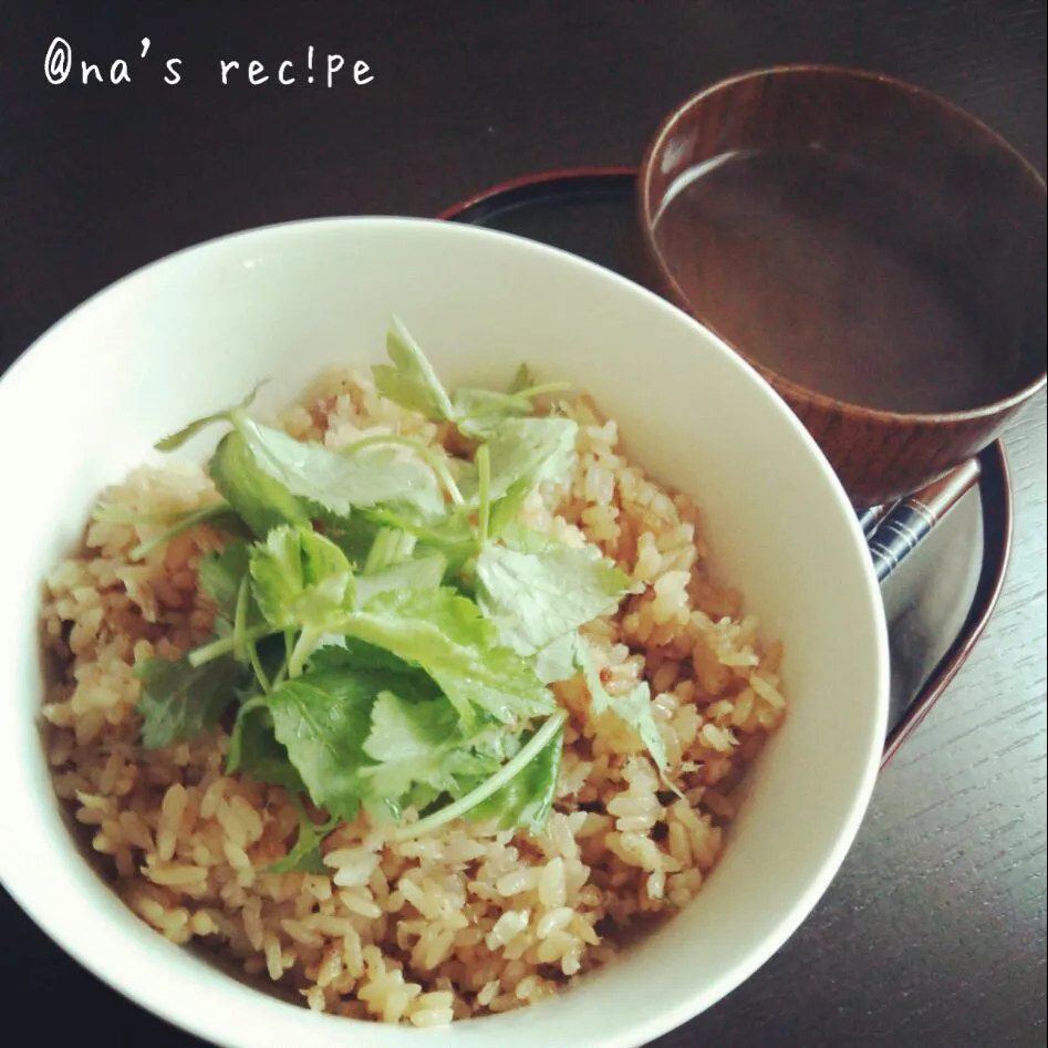 おはようございまーす(*´∀`*)ﾉ
今日の朝御飯は鯛飯の残りをお茶漬けにして
ワサビと食べましたん♪
幸せ～|Kashimanakitchenさん