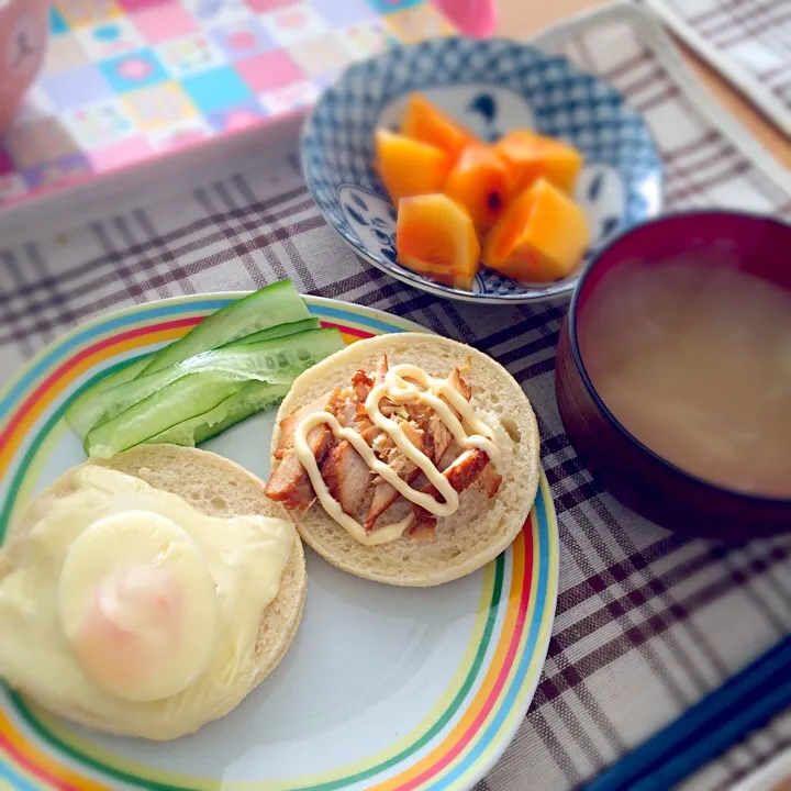 照り鶏タマゴチーズマフィンな朝ごはん|ちーさん