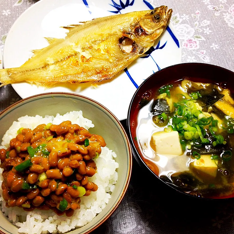 納豆ごはん,味噌汁,鰈の干物|りーぴんさん