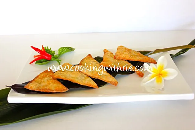 Pangsit Goreng isi Ayam/ Chicken Wonton|rie simsさん