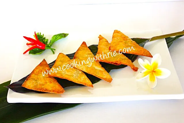 Pangsit Goreng isi Ayam/ Chicken Wonton|rie simsさん