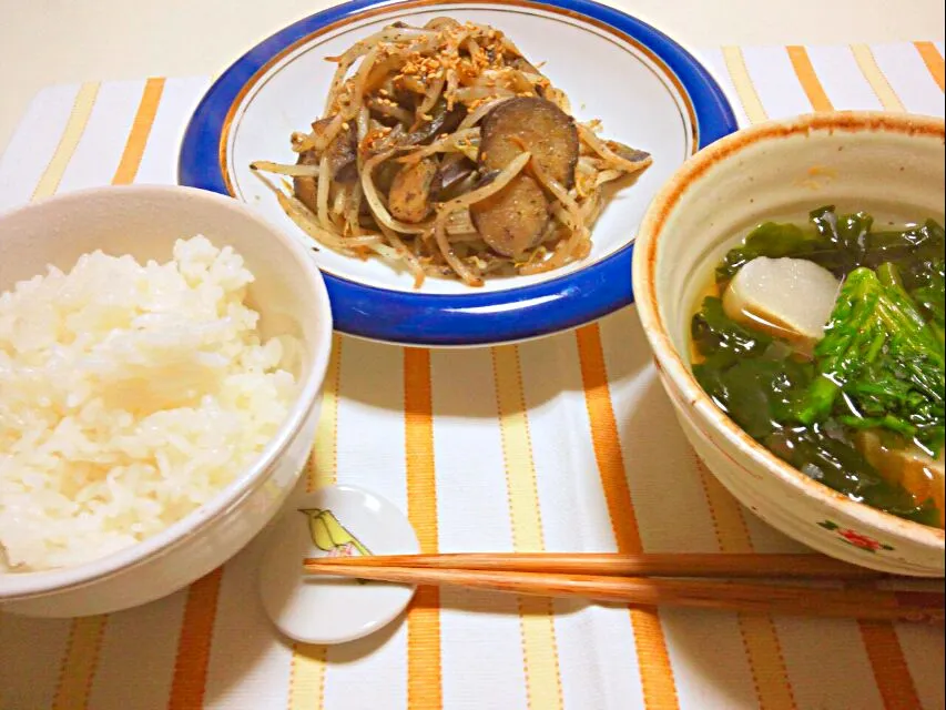 新米今日の晩ごはん*節約ゴマ味噌炒めと簡単春菊お吸い物|めいさん