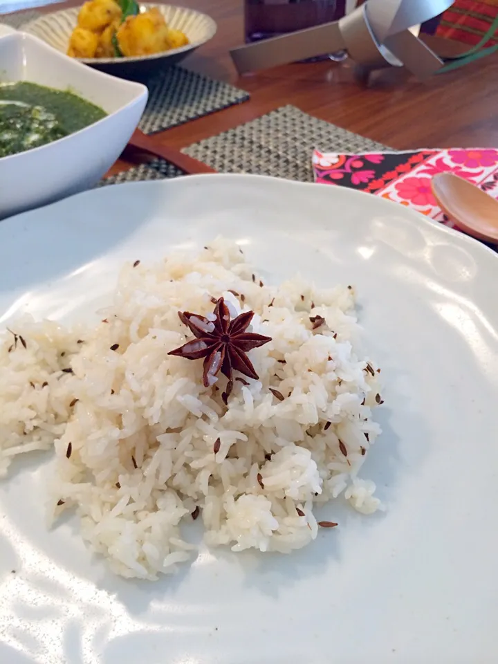 カレーと、ひじきと、焼きナスとサラダ！やちむんに有田焼、出石焼。食器を合わせるって楽しい。|RYOKOさん