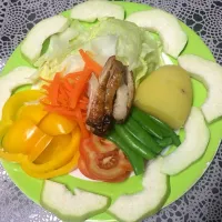 Snapdishの料理写真:Mixed Salad|Duan Piyanunさん