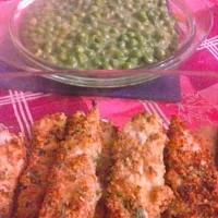 Snapdishの料理写真:Garlic chicken, fried peas with letuce|Darina Kostadinovaさん