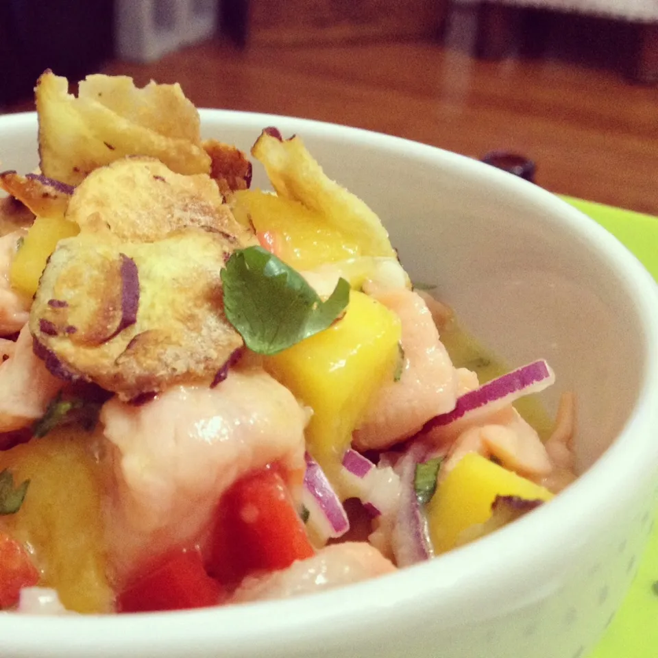 Salmon ceviche with sweet potato chips|marcelabruggerさん