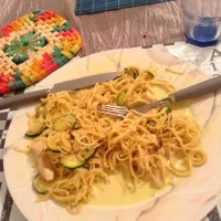 Nouilles chinoises, escalope de dinde, courgette, lait de coco et curry.|mathildeさん