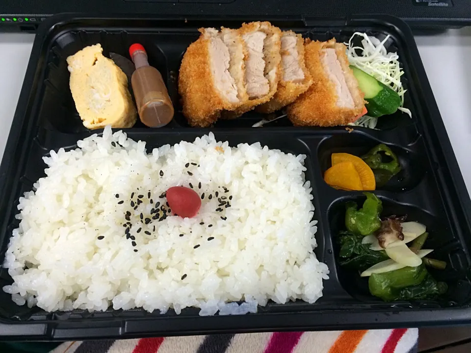 ヒレカツ弁当。|liccaさん