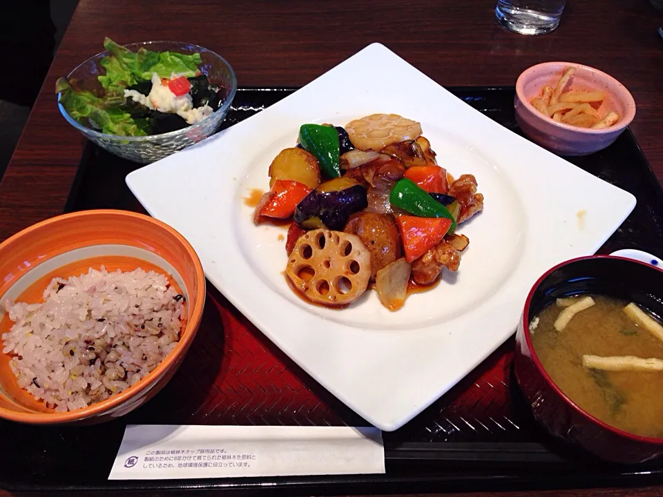 今日のお昼は一人定食ランチ|よっしーさん