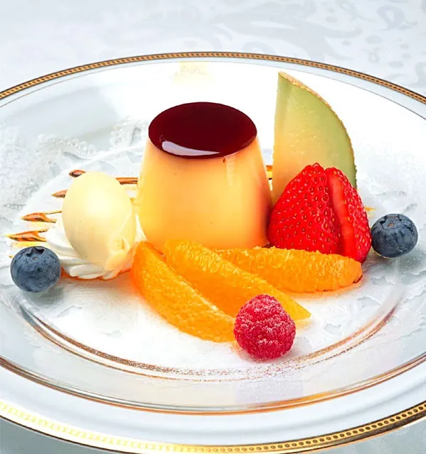 Japanese custard pudding fruits dessert|Andrew Martiniさん