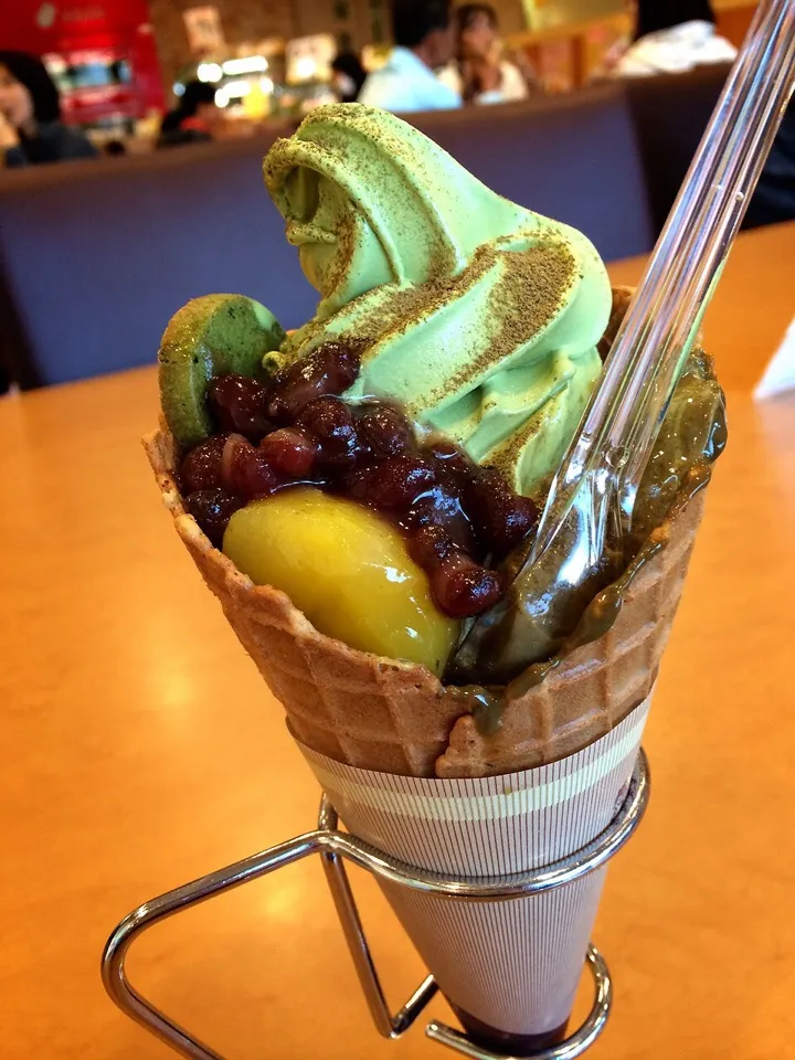 お茶屋さんの抹茶ソフトパフェ🍦🍵😋💕|chieさん