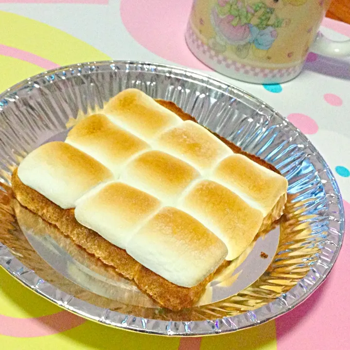 Snapdishの料理写真:Marshmallow toast|Karen Leeさん