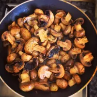 Sautéed mushrooms|Craig Lee Adamsさん