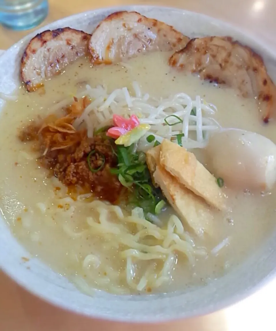 Snapdishの料理写真:西京味噌炙りチャーシュー麺 味玉のせ|平原知宏さん