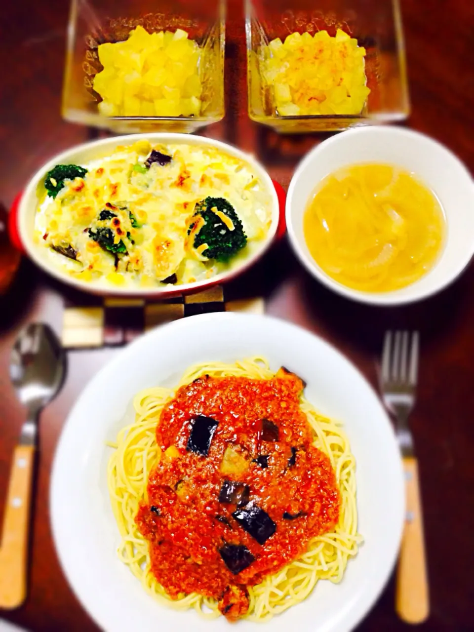 ナスのミートスパゲッティ&野菜のポテトグラタン&オニオンスープ&りんごのコンポート💓|あゆかさん