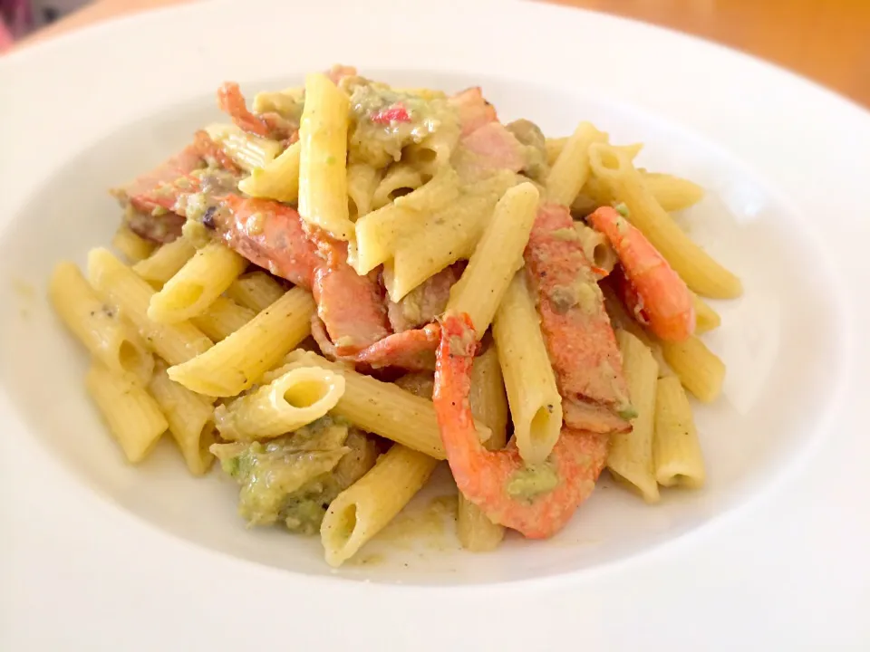 Snapdishの料理写真:Avocado shrimp cream penne|Masakiさん