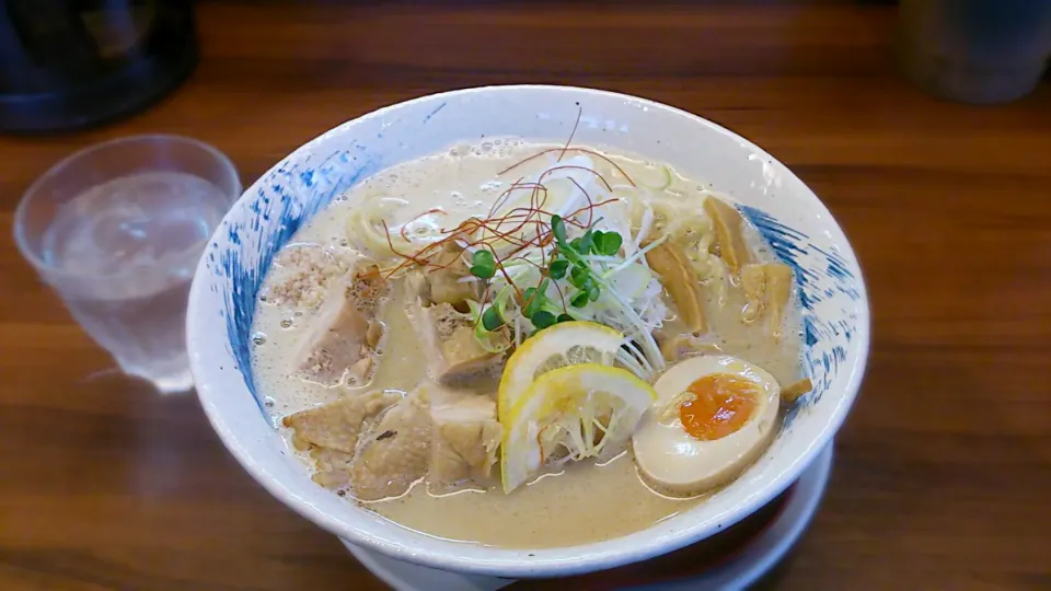 麺やようか 濃厚鶏塩チャーシューメン|ミナミ ヒロヤさん