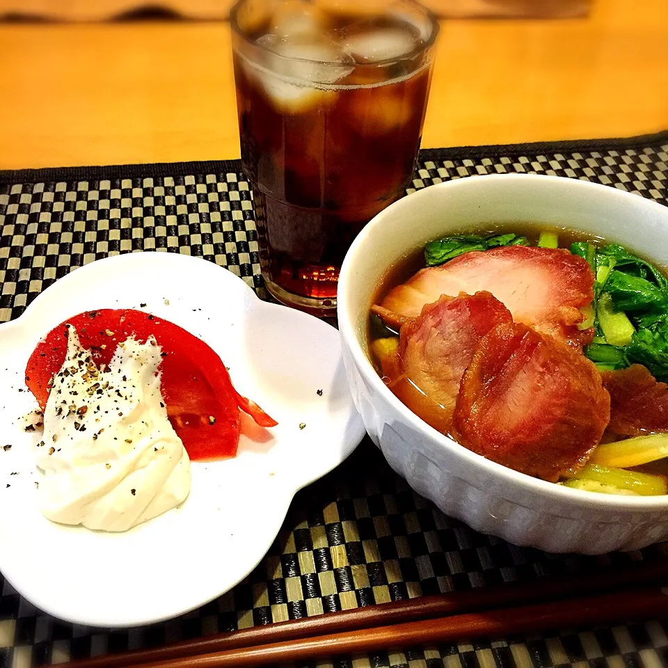 博多もつ鍋風ラーメン、トマトのヨーグルトクリーム|mintさん