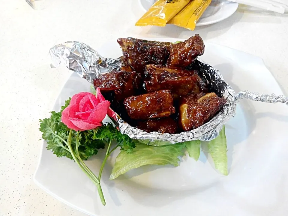 deep fried pork rib coated with sweet sauce|秋平さん