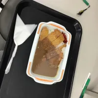 Snapdishの料理写真:カツカレー！カツ薄いー！|竜巻野郎さん