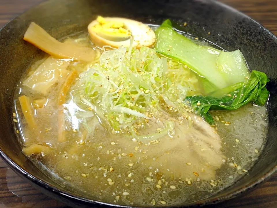 鶏ガラ塩ラーメン|曇りのちごはんさん