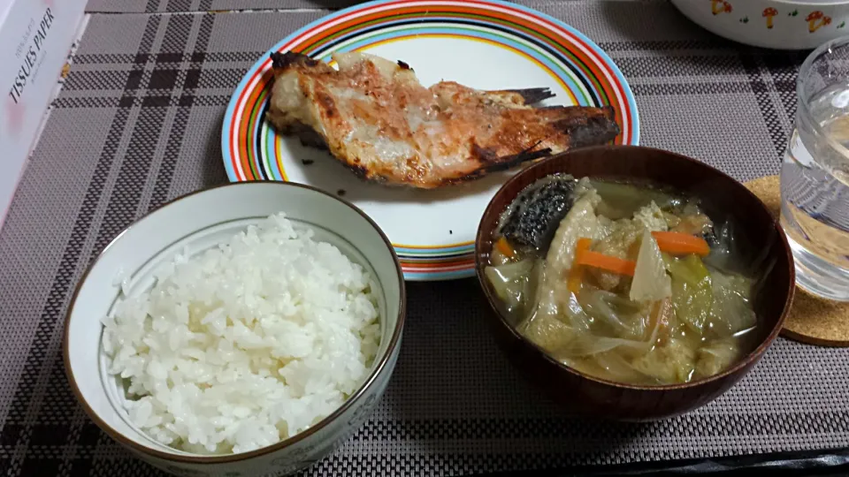 赤魚粕漬け焼き、南部せんべい🍘汁～♪|三宅章人  Akihito Miyakeさん