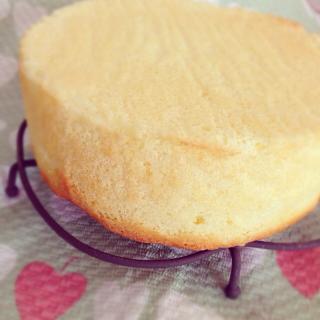 感動のふわふわジェノワーズ 赤ちゃんの肌 のレシピです 巨大ケーキはこれの丸々 倍で作ってます Chef 中川浩行 Snapdish スナップディッシュ Id 9yiiwa