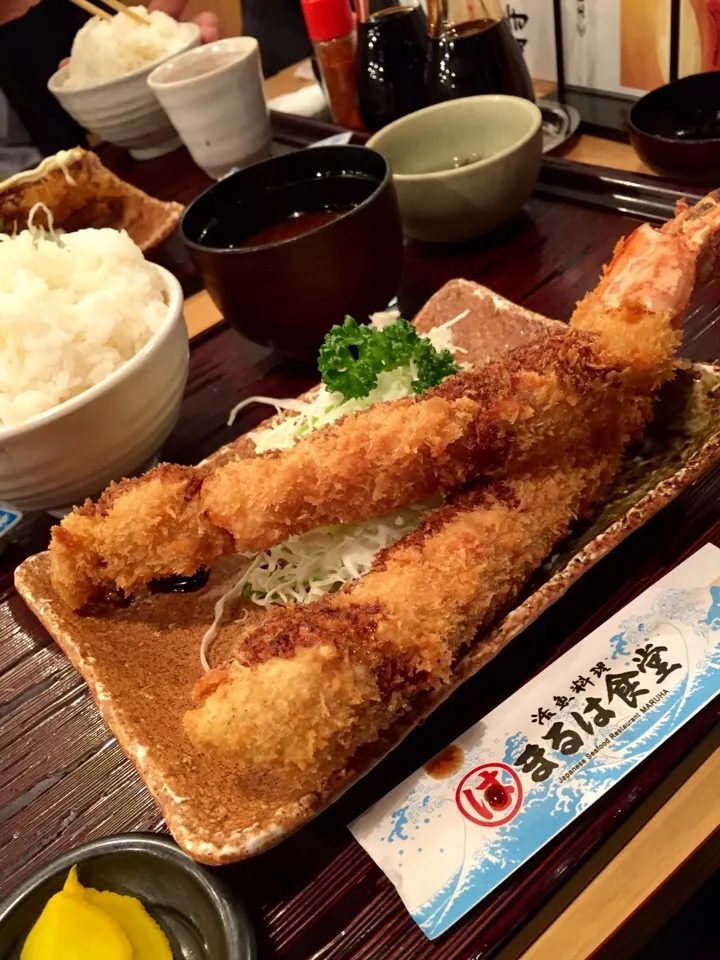 Snapdishの料理写真:✨どえりゃ〜海老フライ定食🍤✨|中さんさん