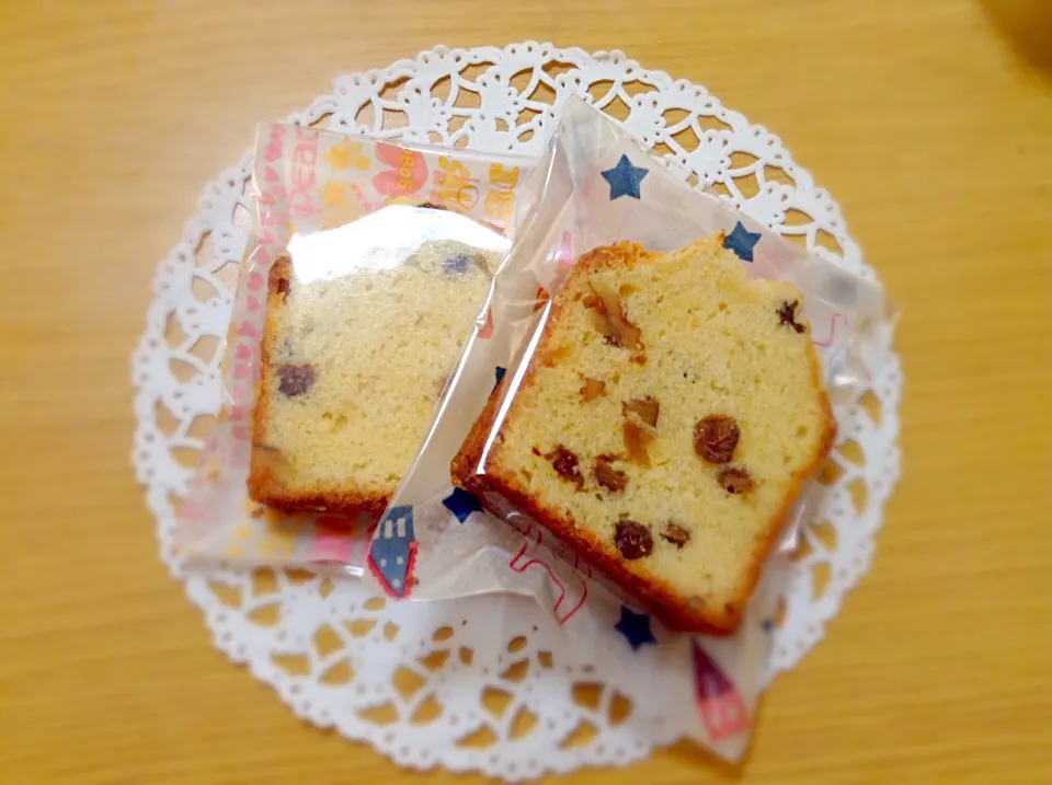 Snapdishの料理写真:胡桃とラムレーズンのパウンドケーキ|neoccoさん