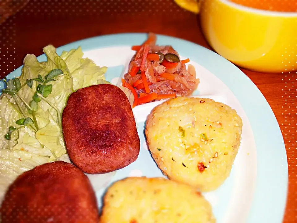 金時お豆のハンバーグ
お子様ランチ風。。。？
お肉は入ってないよぉ🍴|Kiyokoさん