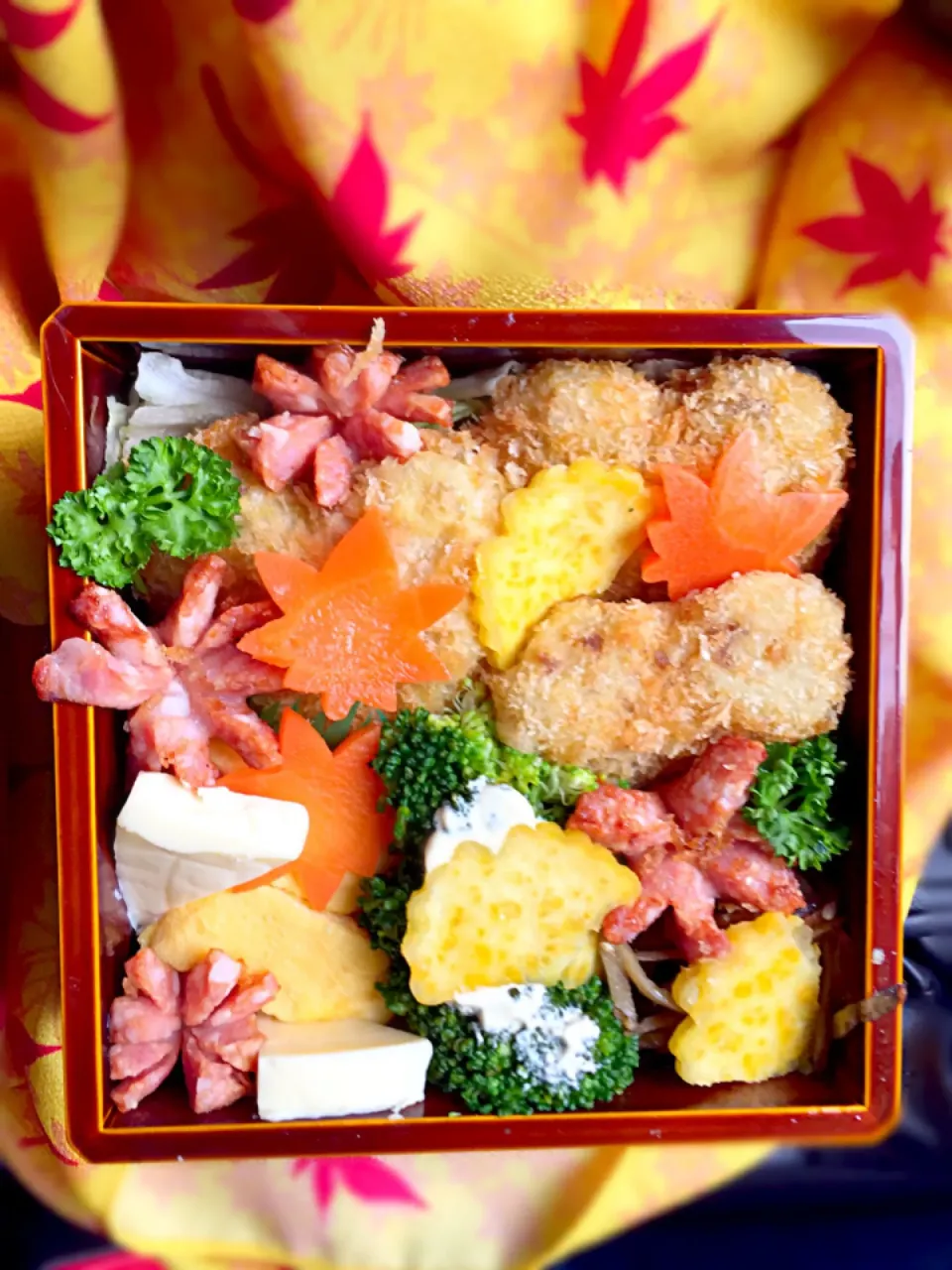 Snapdishの料理写真:紅葉狩り弁当|みるきーさん