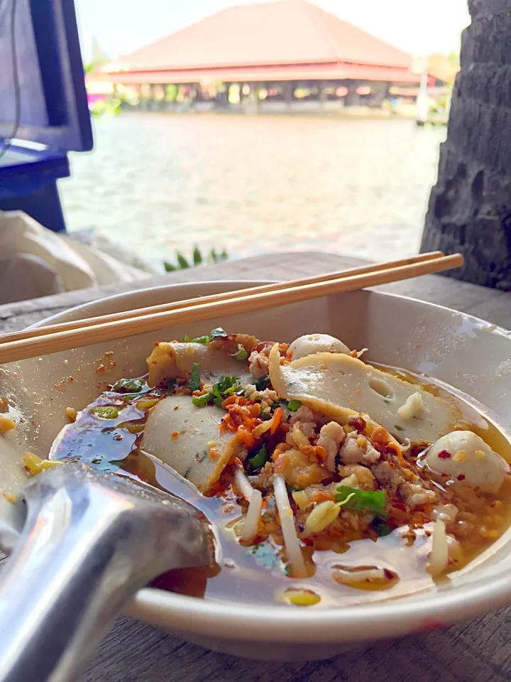 Tomyum noodle by the river|PhUnGさん