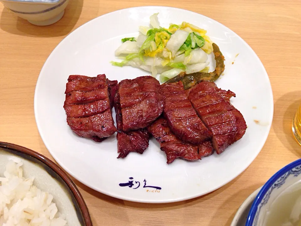 利久の牛タン定食♪|ずっちさん