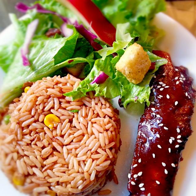 spare ribsvegetable and turkey breast fried rice and lettuceapples and