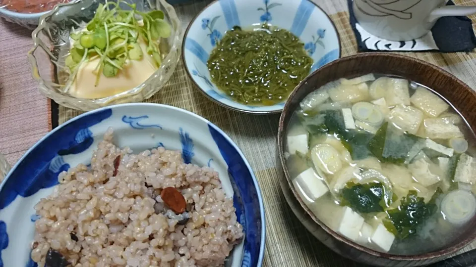 Snapdishの料理写真:めかぶ＆卵豆腐＆豆腐の味噌汁|まぐろさん