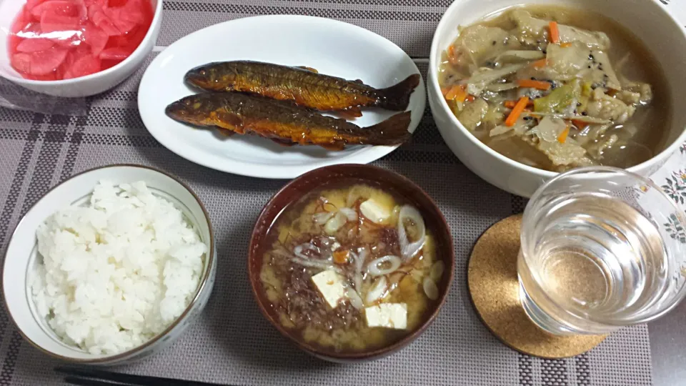 岩魚の甘露煮、ふのりと豆腐のお味噌汁、手羽の煮物～♪|三宅章人  Akihito Miyakeさん