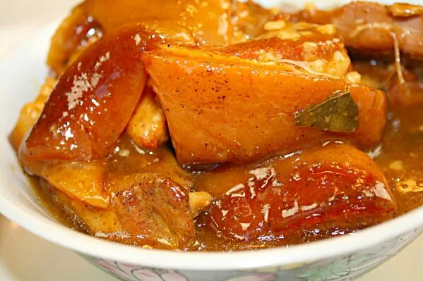 Lechon Paksiw (Sweet stewed Roast Pork Belly )😋✨|Liezlさん