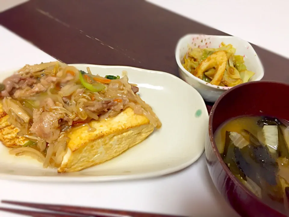 豆腐ステーキ 野菜あんかけ、味噌汁、キャベツとちくわのカレー蒸し煮|ちびいさん