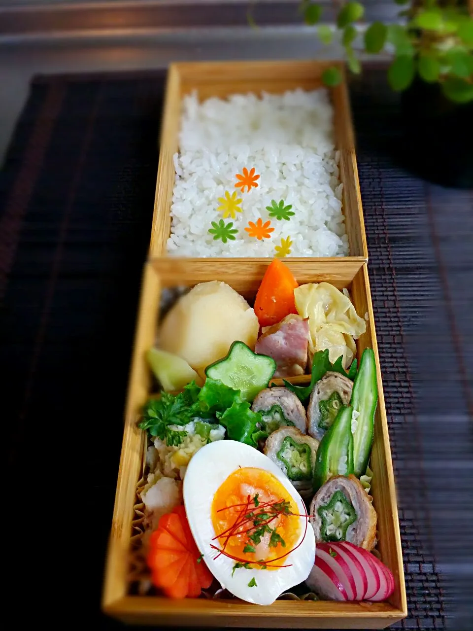 Snapdishの料理写真:《火曜日のお弁当》🍱

・ポトフ
（じゃがいも、人参、キャベツ、ブロッコリー、厚切りベーコン）
・チーズ焼きゆで卵
・オクラの肉巻き
・ポテトサラダ

行ってらっしゃい～♡|藤田 まり子さん