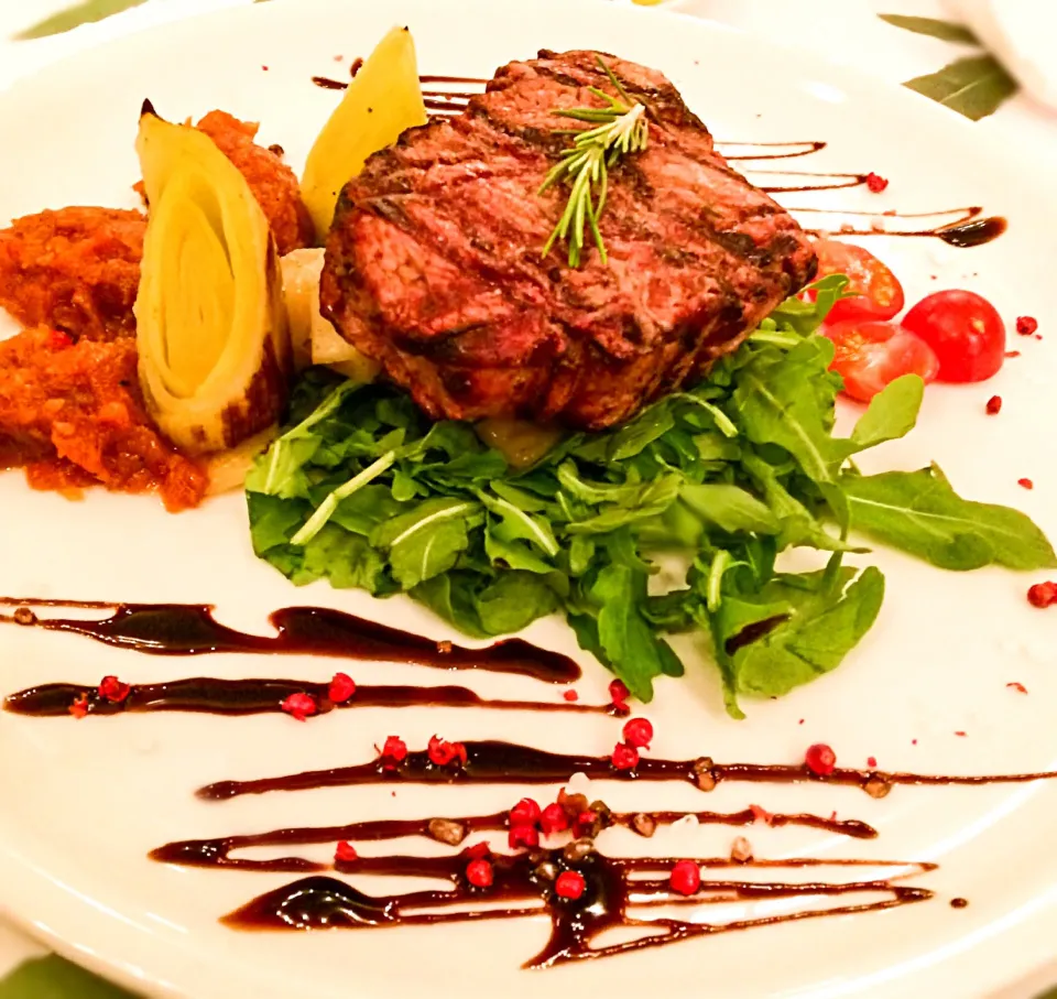 Steak with tomato jam and sweet vinegare|Isabela Macさん