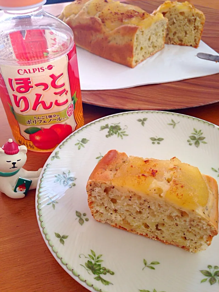 Snapdishの料理写真:コンポート&生地に ほっとりんご使用‼︎ 🍎りんご紅茶パウンドケーキ|じゅんこっこさん