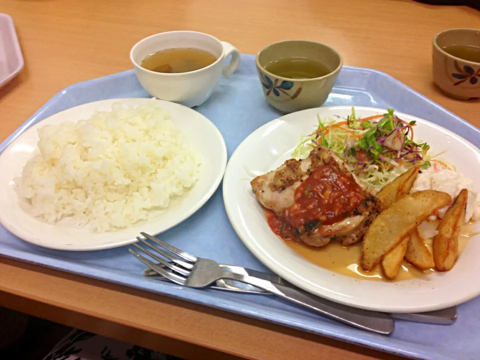 サルサチキン定食🍴学食|ミツさん