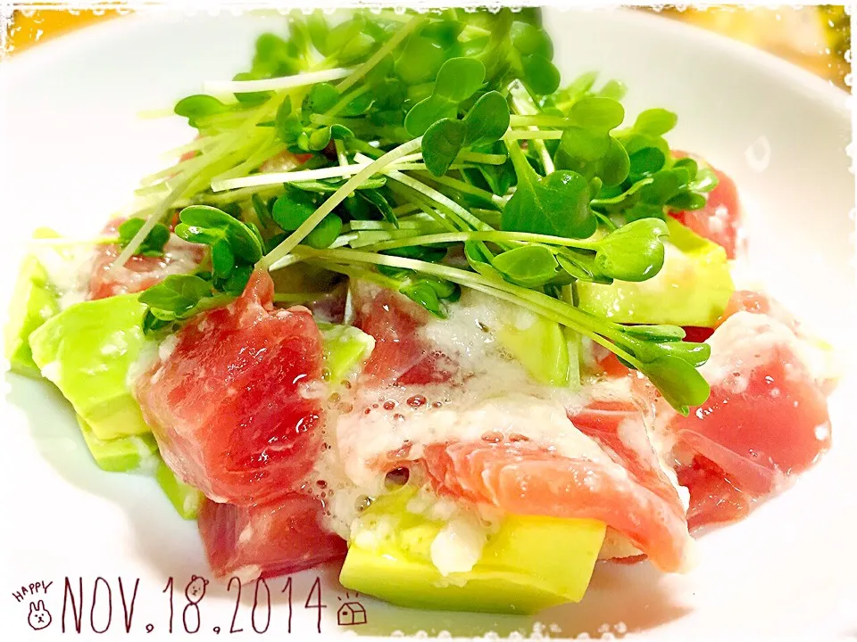 ビール🍺の〜おつまみマグロとアボカドと山芋٩(◍˃̵͈̑ᴗ˂̵͈̑)۶|✰︎miyu✰︎さん