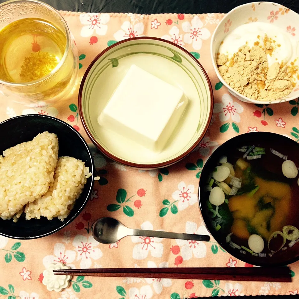 朝餉 〜ある朝のかなしき夢のさめぎはに鼻に入り来し味噌を煮る香よ〜|えり(ぼちぼち)さん