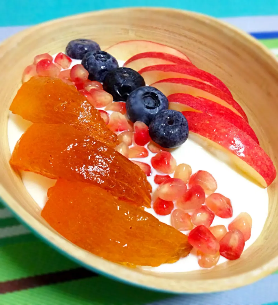 Snapdishの料理写真:Breakfast! yogurt woth apples, blueberries, pomegranate and Japanese persimmon|coxiella24さん